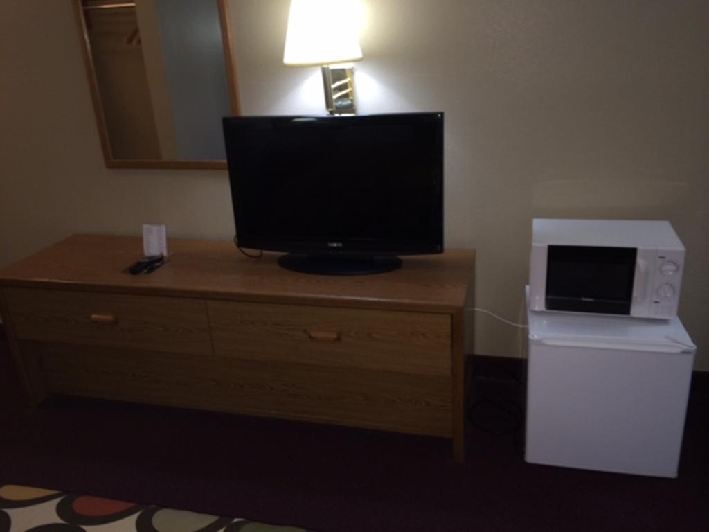 Super 8 By Wyndham Beresford Hotel Bilik gambar