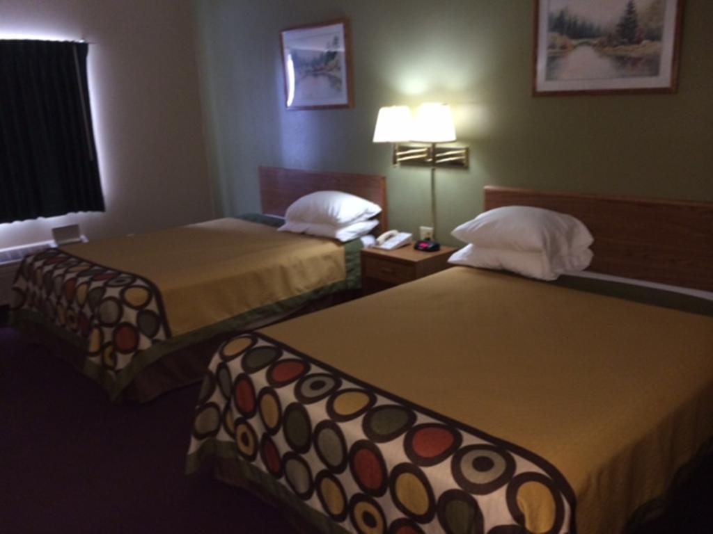 Super 8 By Wyndham Beresford Hotel Bilik gambar